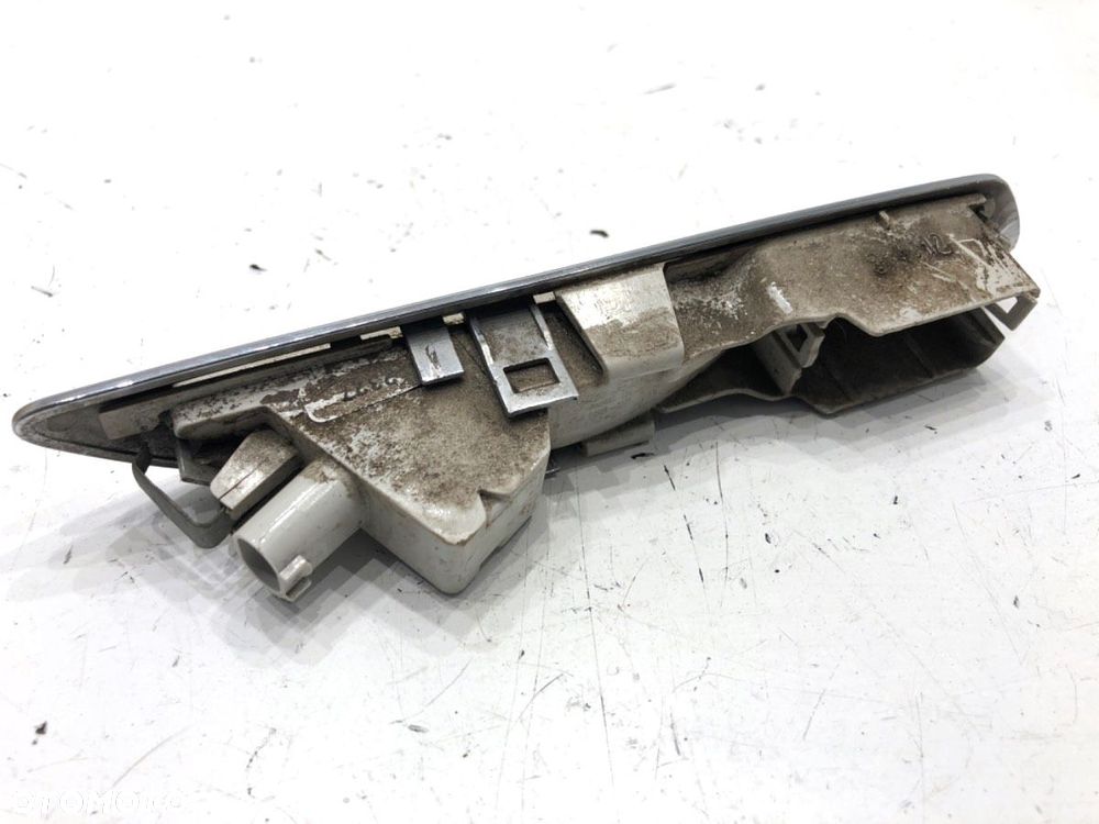 KIERUNKOWSKAZ PRAWY PRZÓD - 60.00 PLN - BMW 5 Touring (F11) 2009 - 2017 520 d 135 kW [184 KM] olej - 4