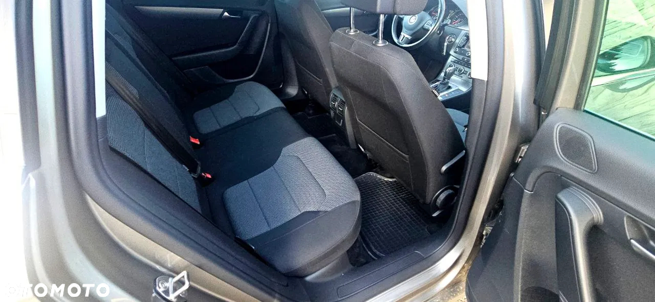 Volkswagen Passat 2.0 TDI Comfortline DSG - 6