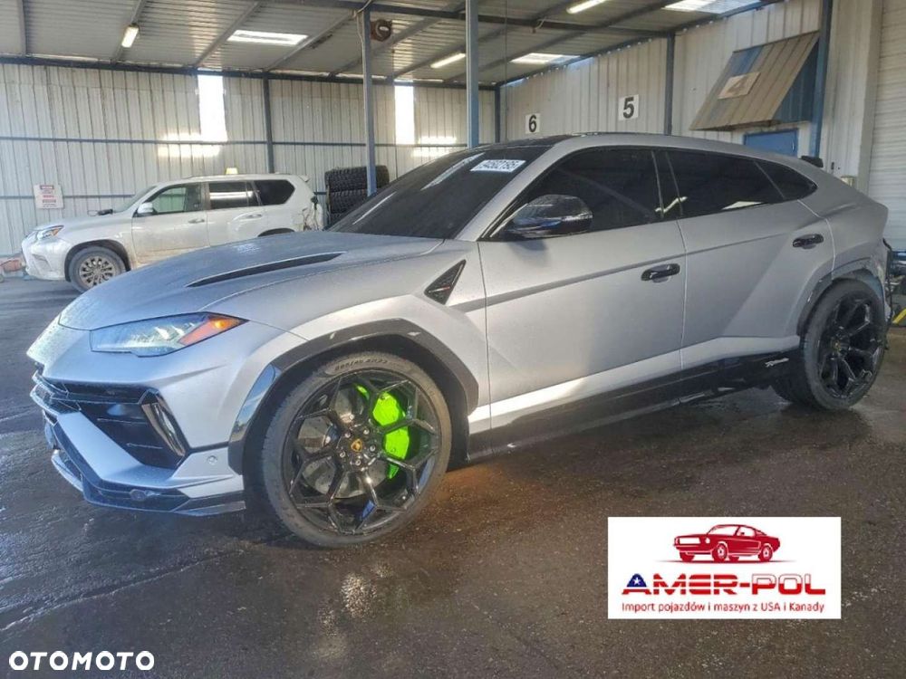 Lamborghini Urus - 1