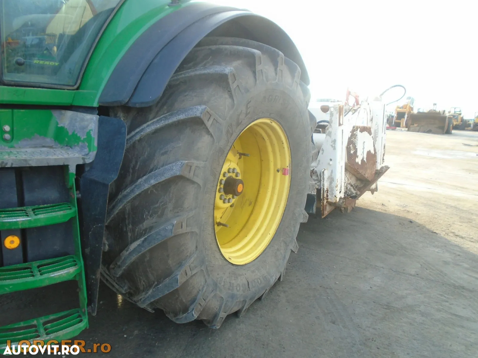 John Deere 8530 cu stabilizator de sol Wirtgen WS 250 - 9