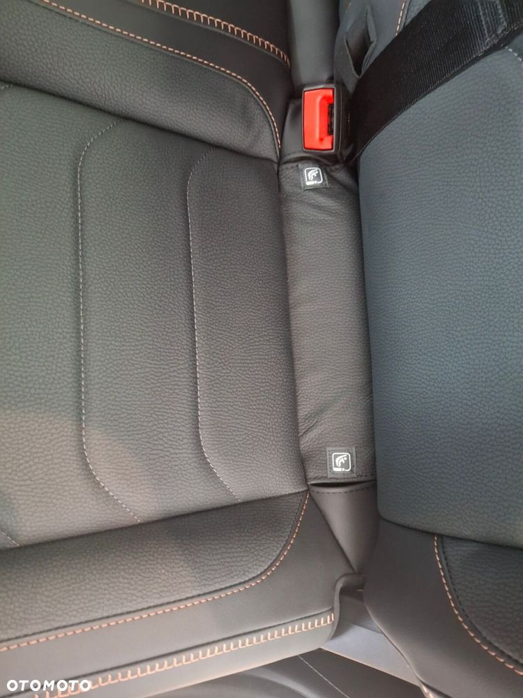 Volkswagen Amarok - 25