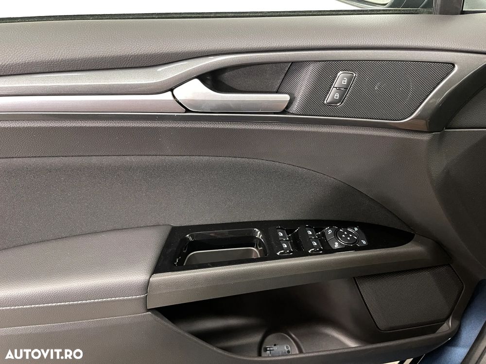 Ford Mondeo 2.0 HEV Titanium - 24