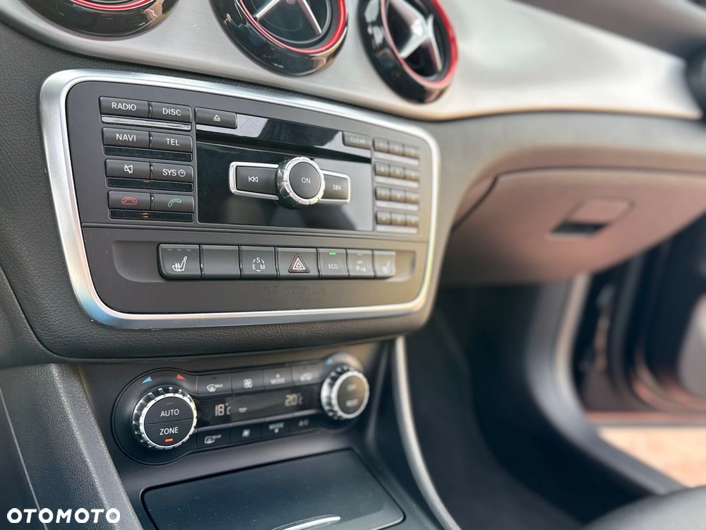 Mercedes-Benz CLA 220 CDI - 40