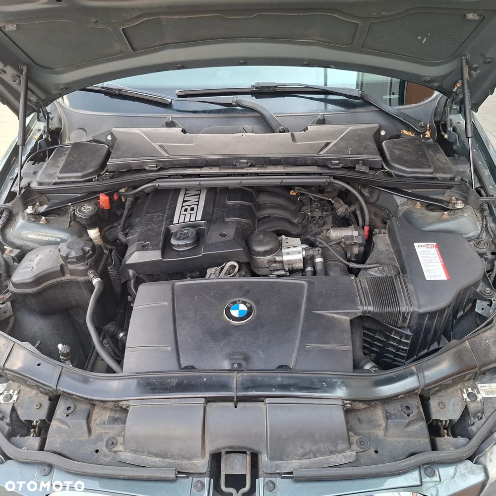 BMW Seria 3 320i - 25