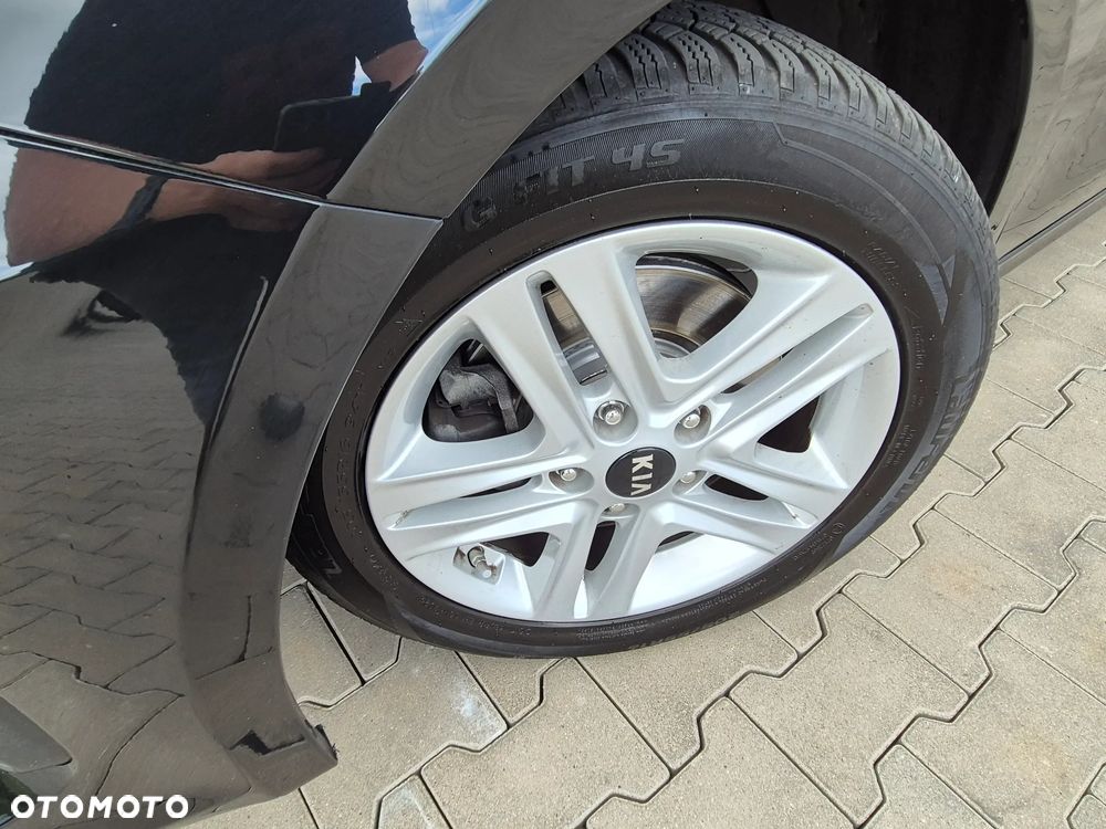 Kia Ceed 1.4 CVVT Dream-Team Edition - 11