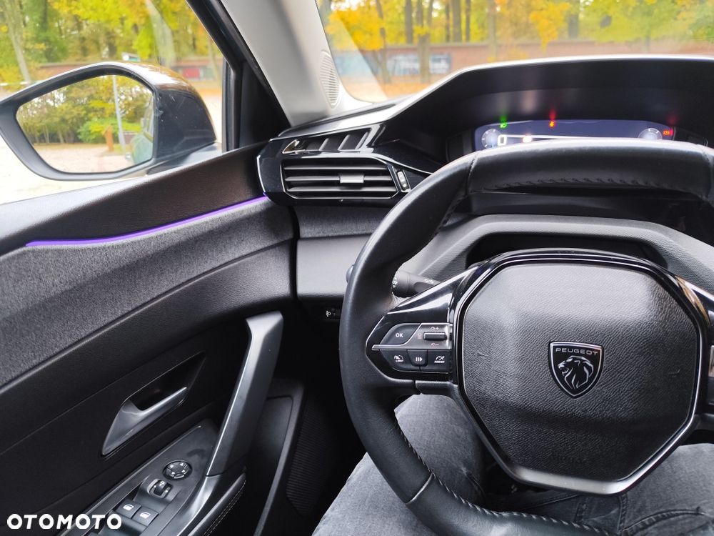 Peugeot 308 - 8