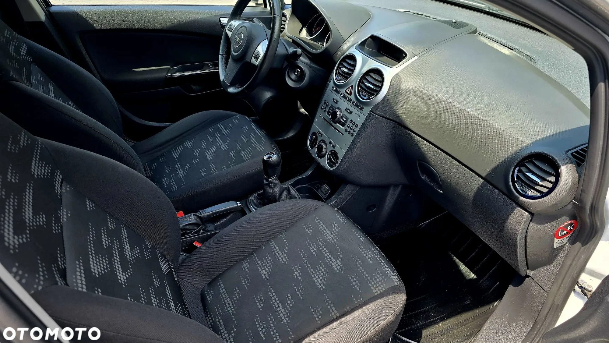Opel Corsa 1.4 16V Sport - 21