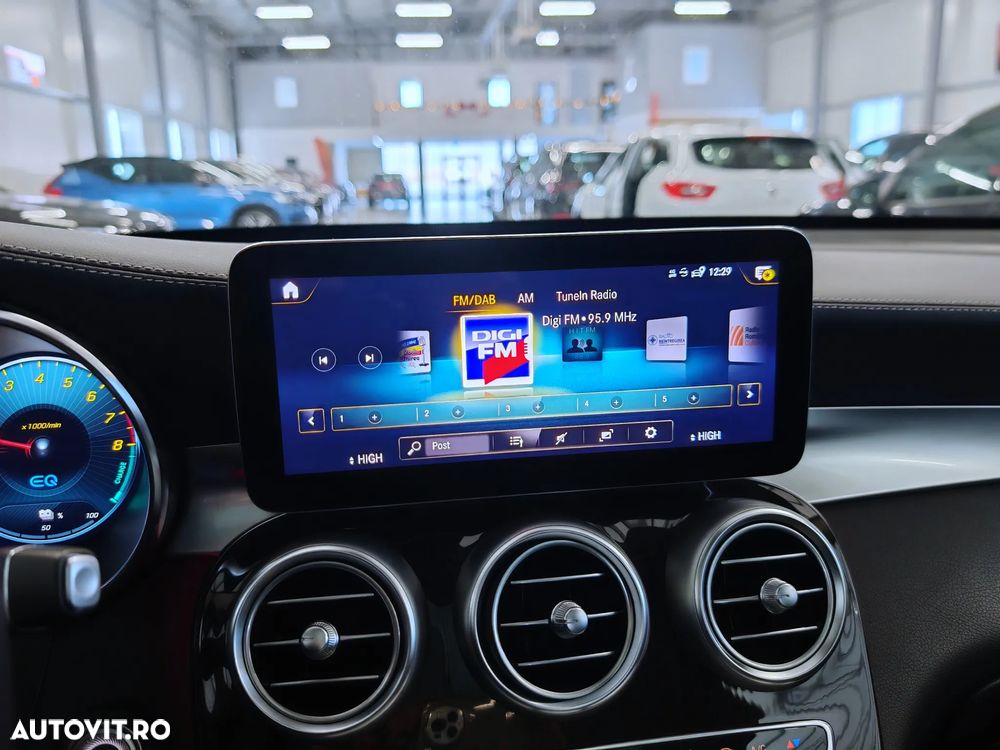 Mercedes-Benz GLC 300 e 4MATIC - 25