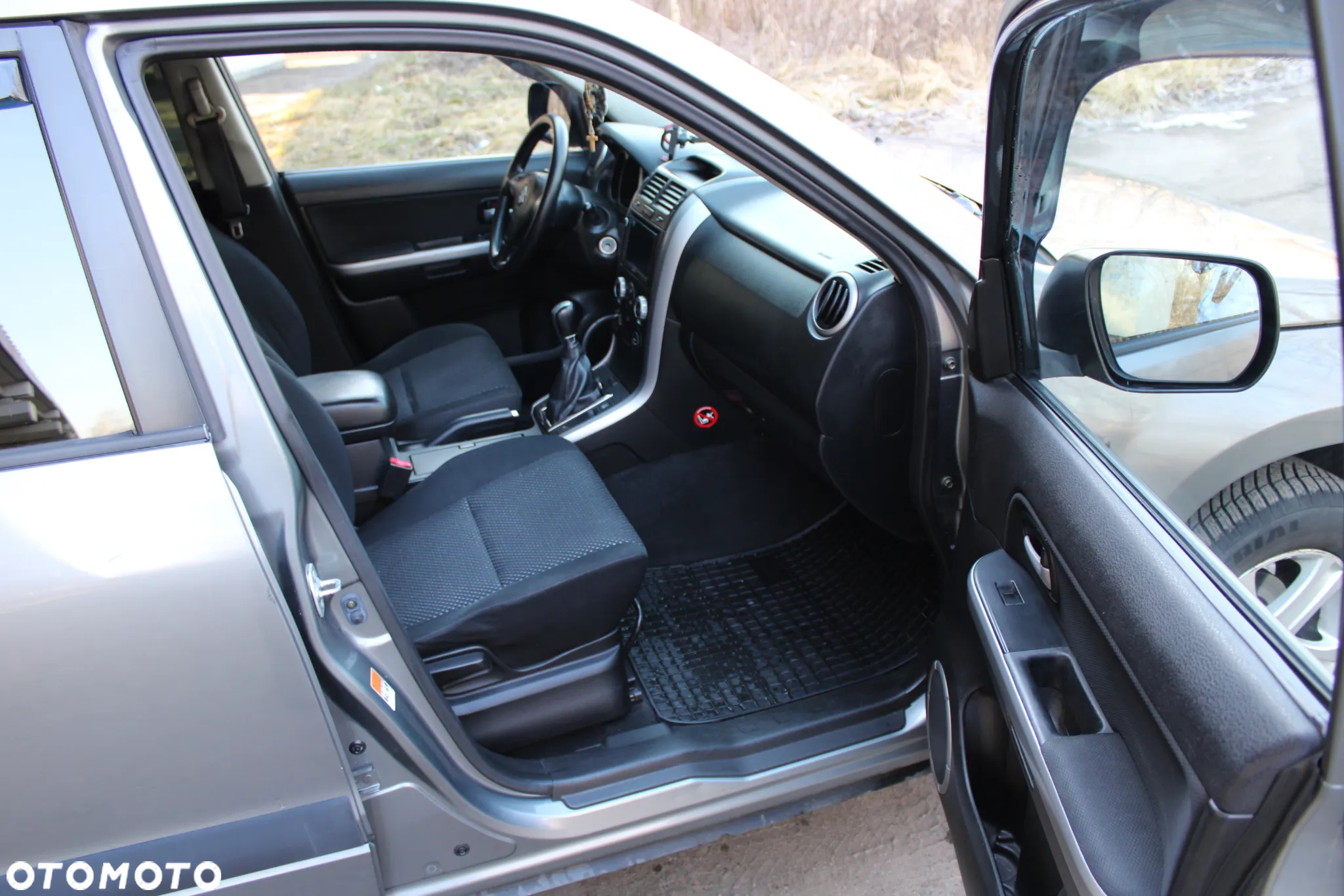 Suzuki Grand Vitara 2.0 - 10