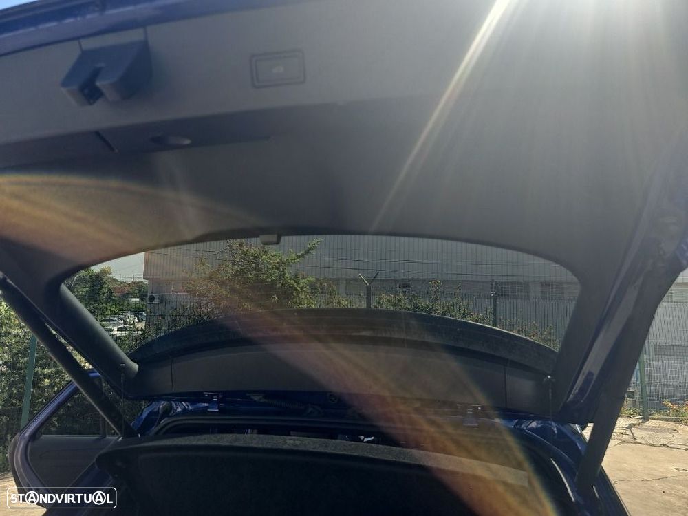 Volkswagen T-Roc 2.0 TDI R-Line DSG — fotografia 19