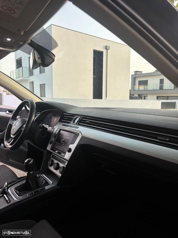 VW Passat Variant 2.0 TDI Confortline - 35