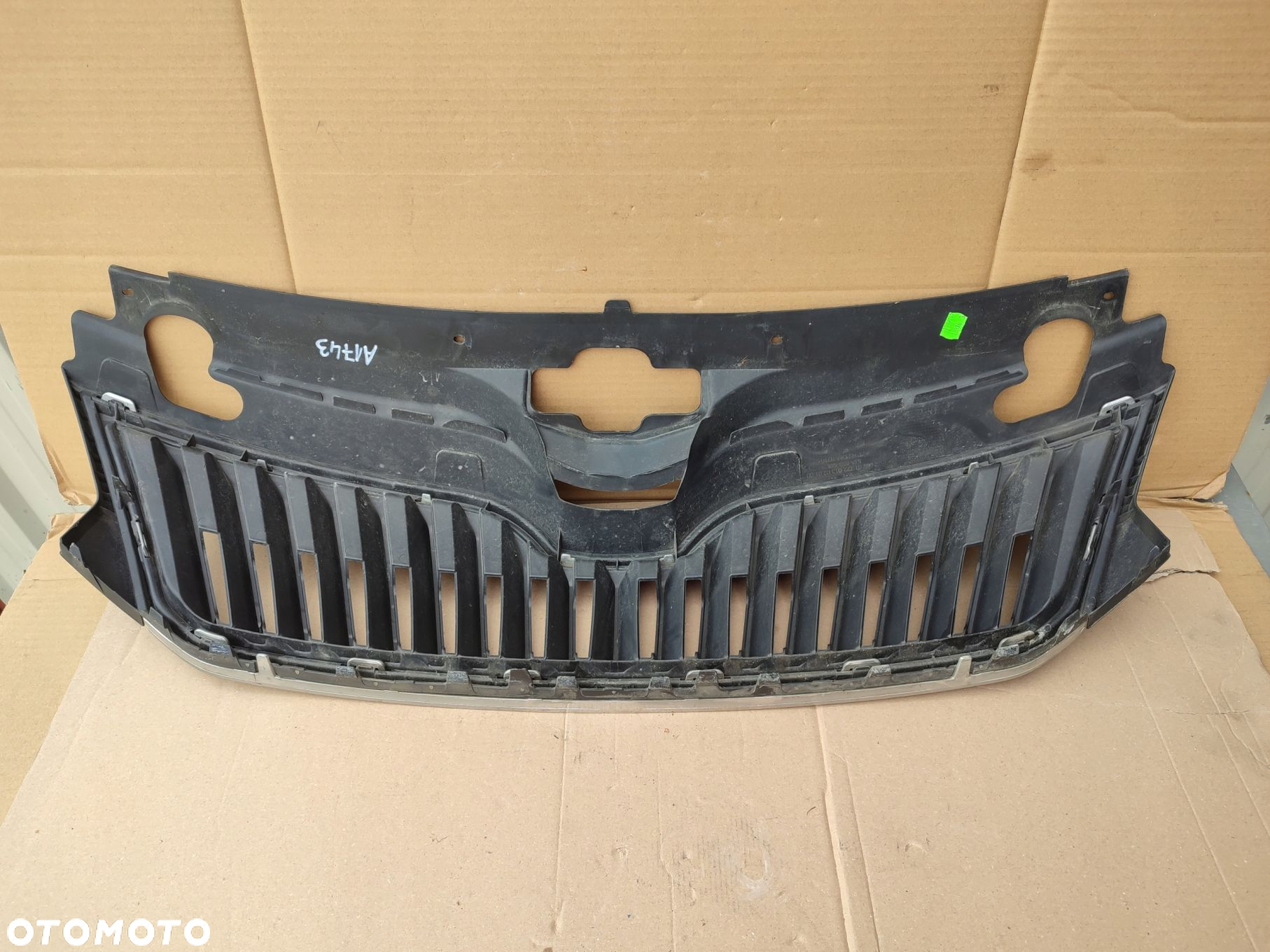 Grill atrapa chłodnicy SKODA RAPID LIFT 15r 5JA853668 ORYGINAŁ - 9