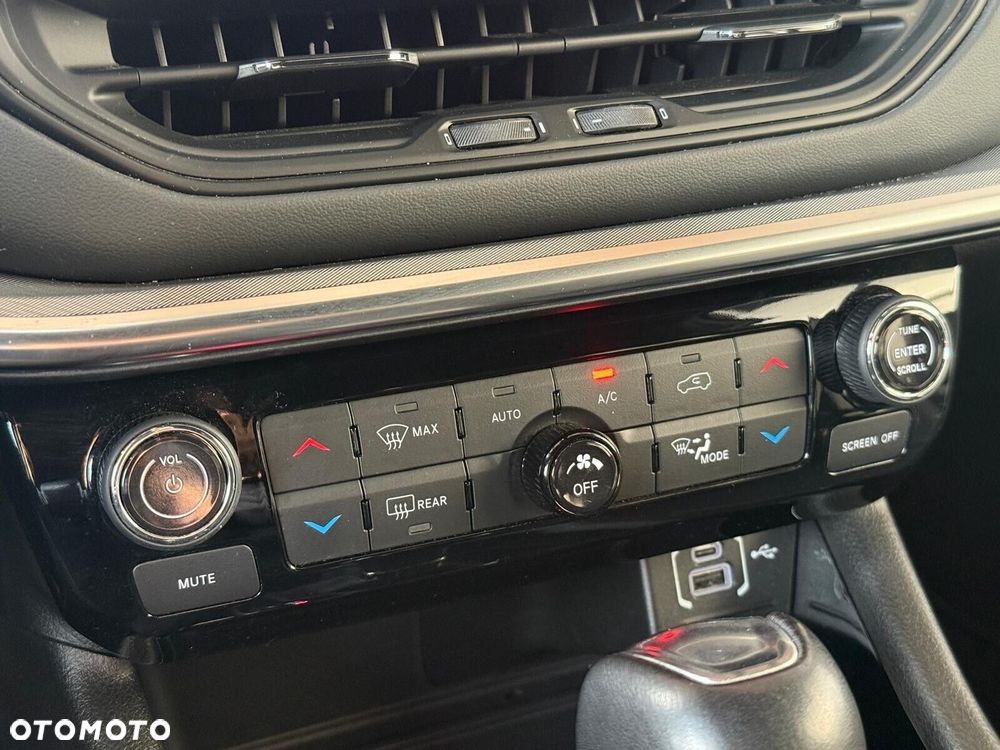 Jeep Compass - 29