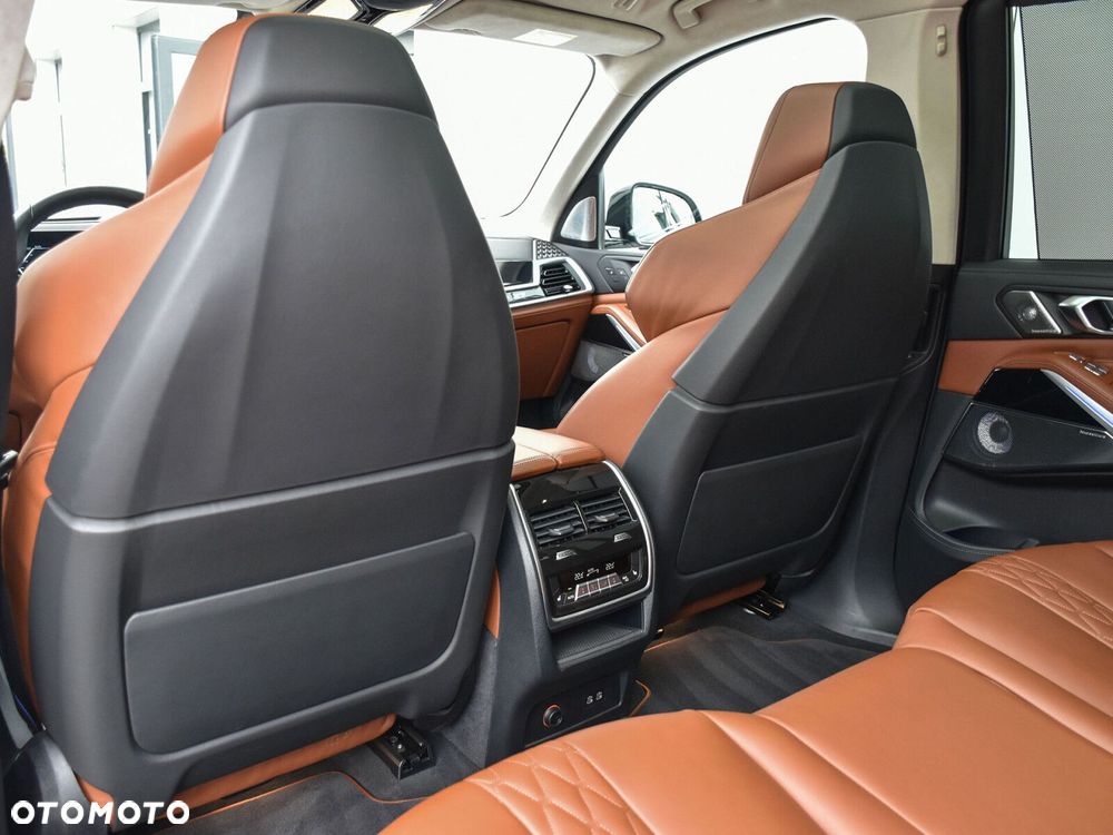 BMW X7 - 32