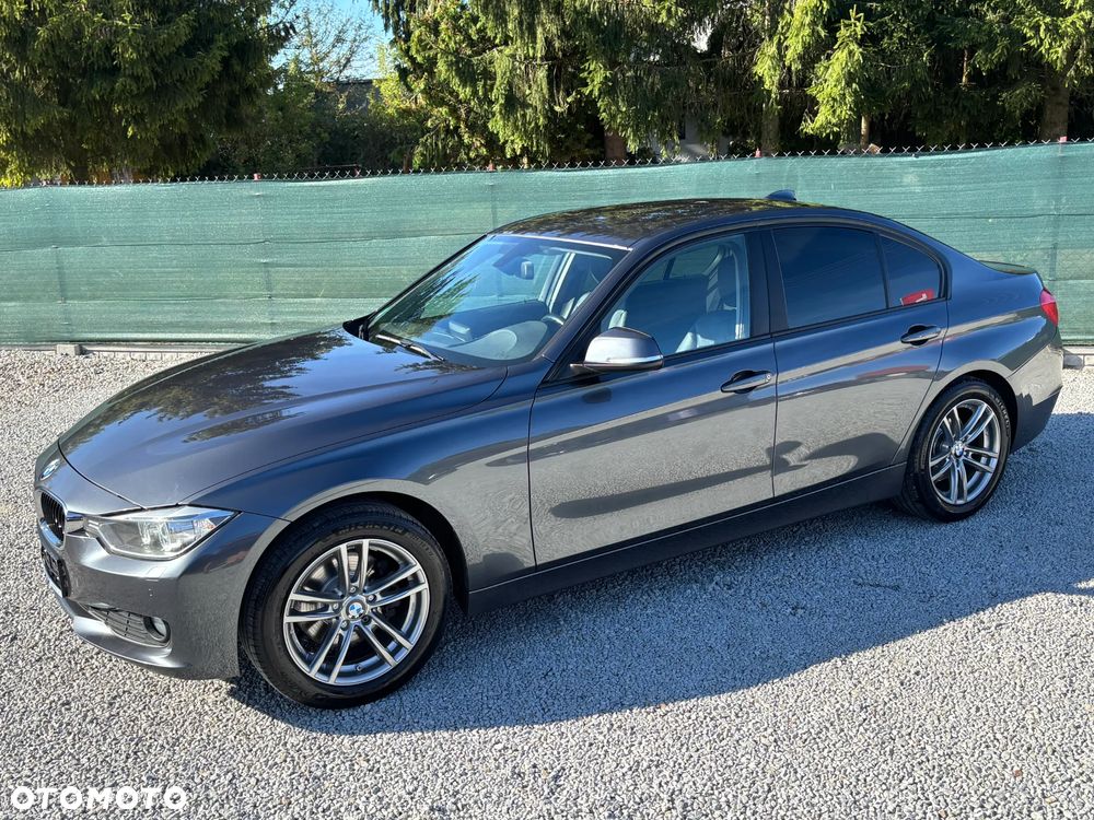 BMW Seria 3 320d Sport Line - 17