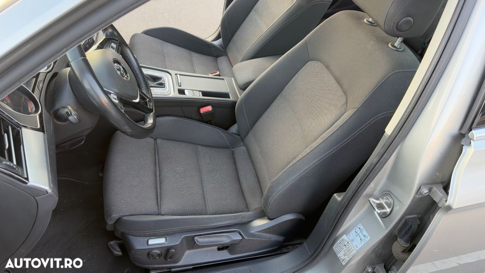 Volkswagen Passat - 17