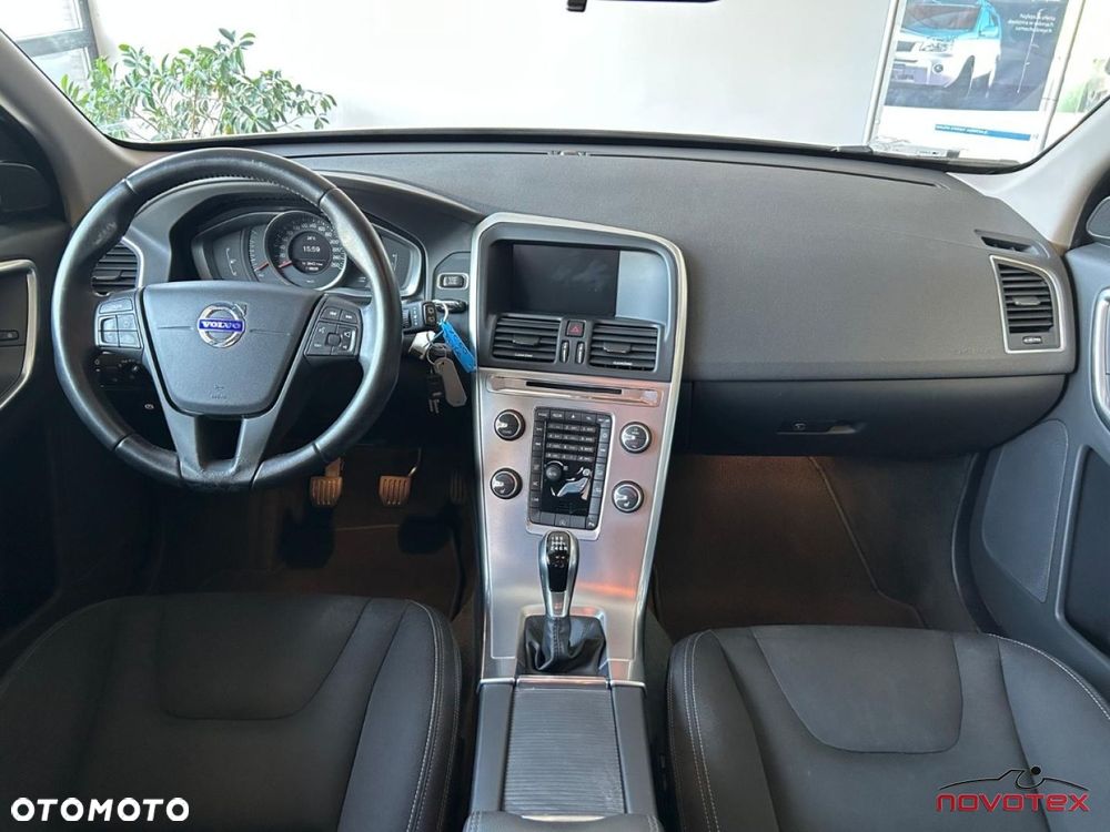 Volvo XC 60 D3 Drive-E Momentum - 11