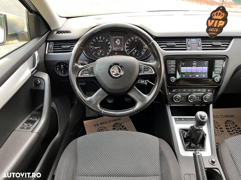 Skoda Octavia 1.6 TDI Premium Edition - 16