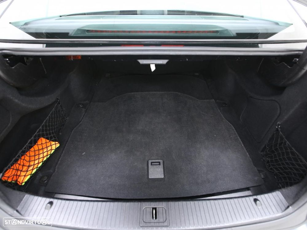Mercedes-Benz E 250 CDi Avantgarde BE Auto. - 17
