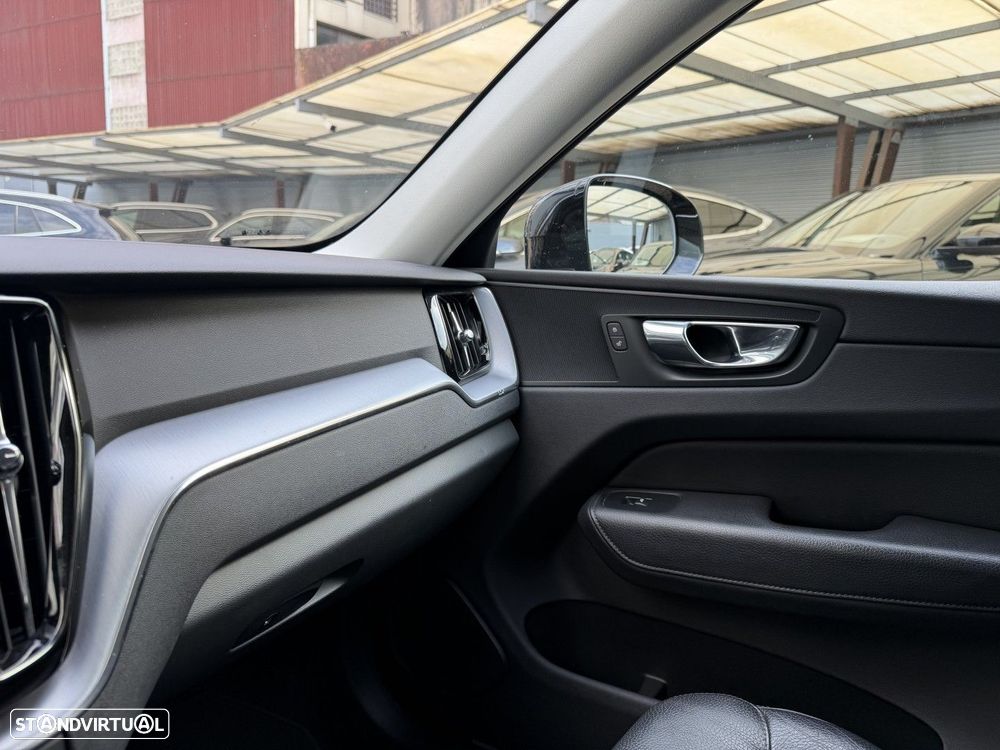 Volvo XC 60 2.0 D4 Momentum Plus Geartronic - 34