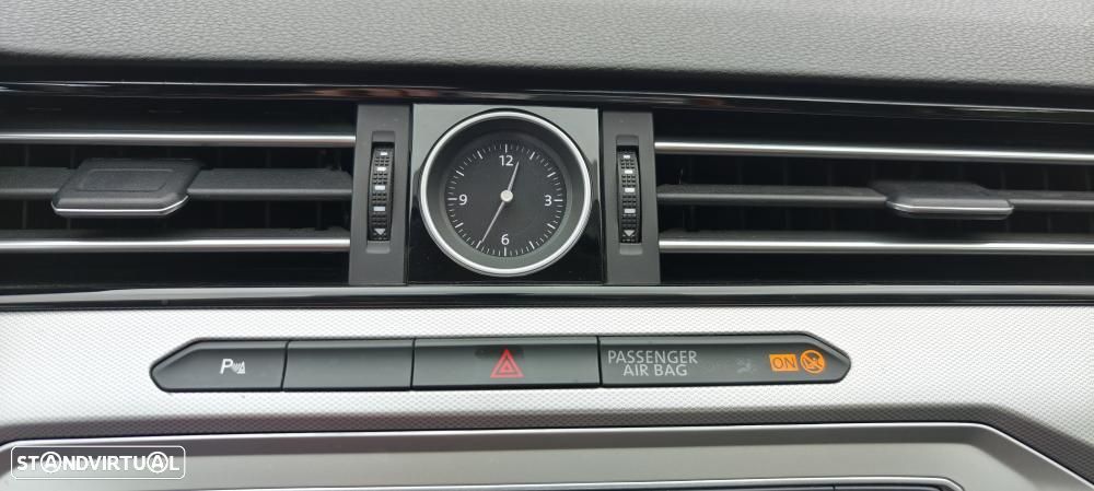 VW Passat 1.6 TDI Confortline - 32