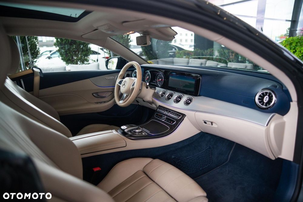 Mercedes-Benz Klasa E 400 Coupe 4-Matic 9G-TRONIC - 28