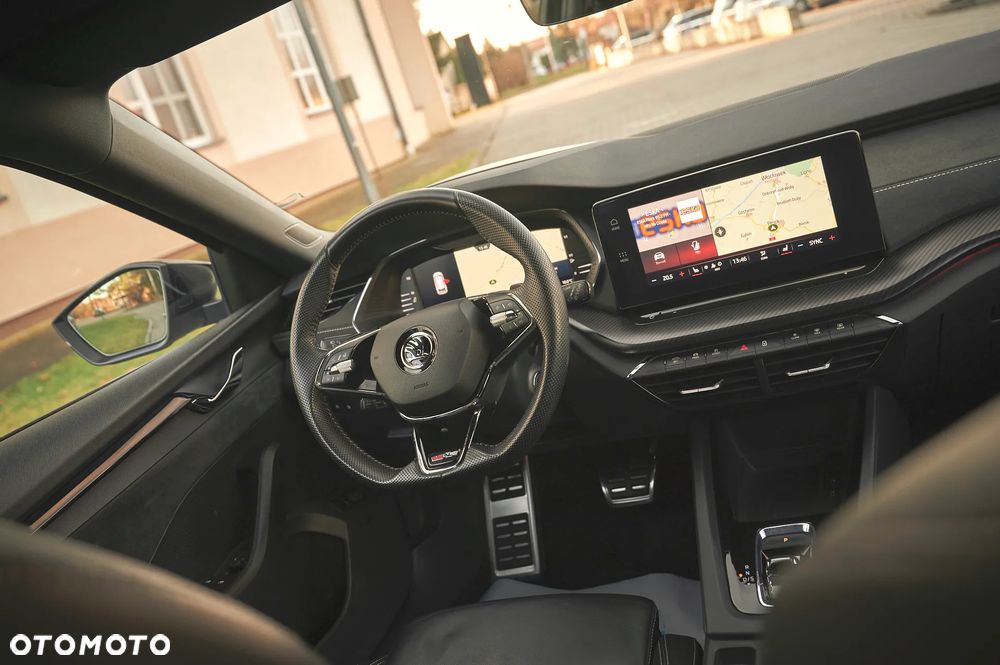 Skoda Octavia 2.0 TDI DSG RS - 31