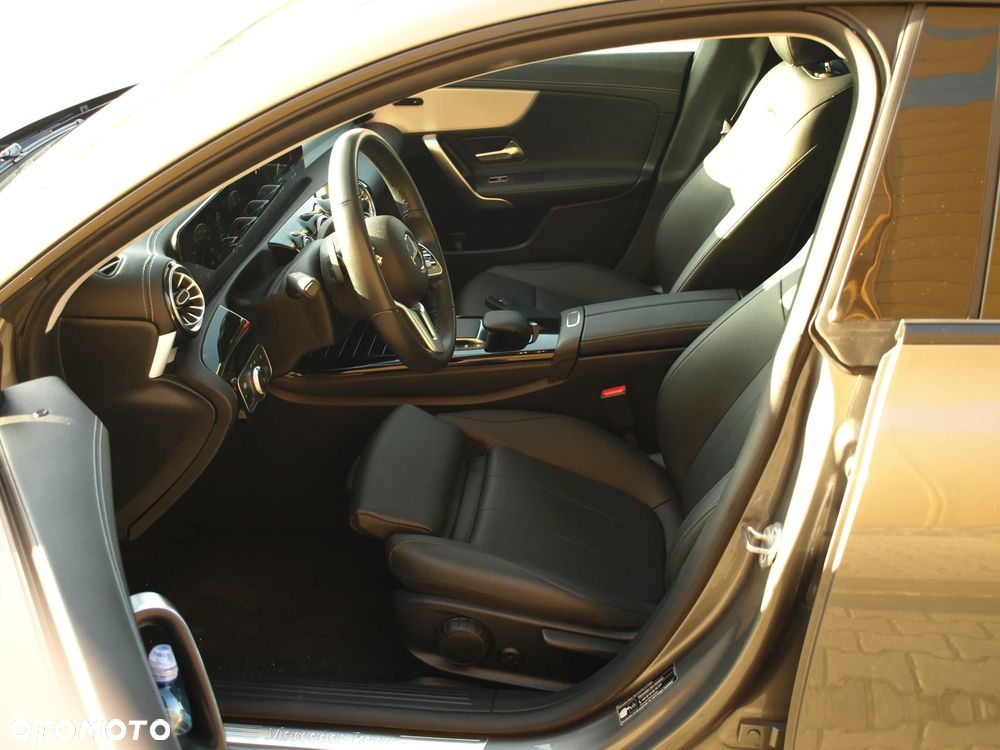Mercedes-Benz CLA 220 d 8G-DCT - 26