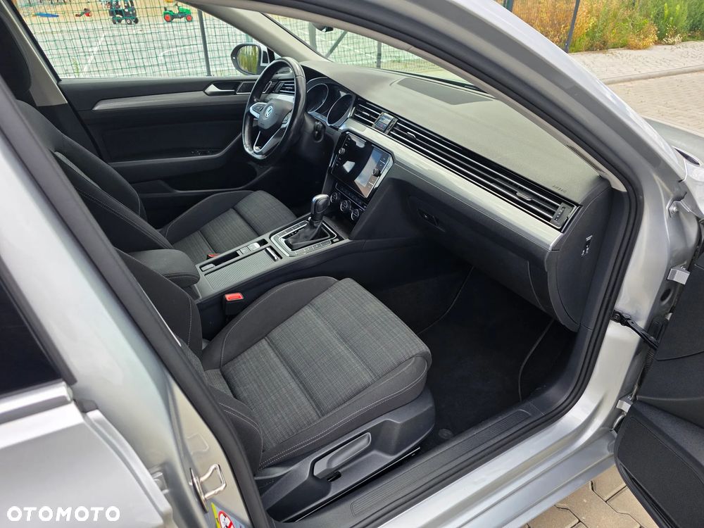 Volkswagen Passat 2.0 TDI (BlueMotion Technology) DSG Comfortline - 8
