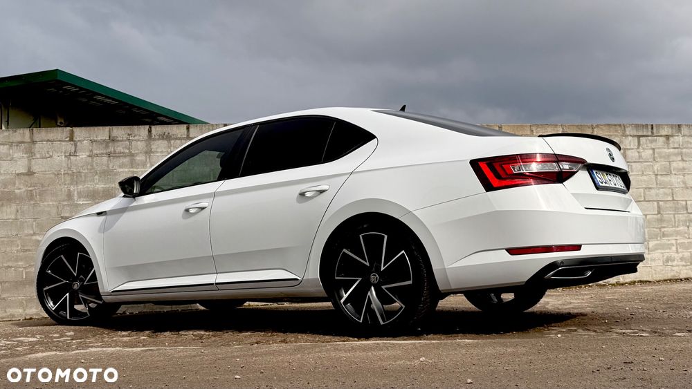 Skoda Superb 2.0 TDI DSG Sportline - 8