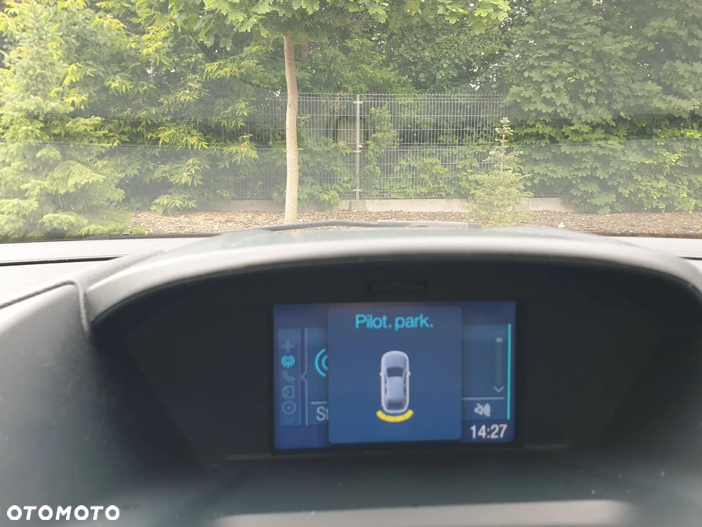 Ford Grand C-MAX - 22