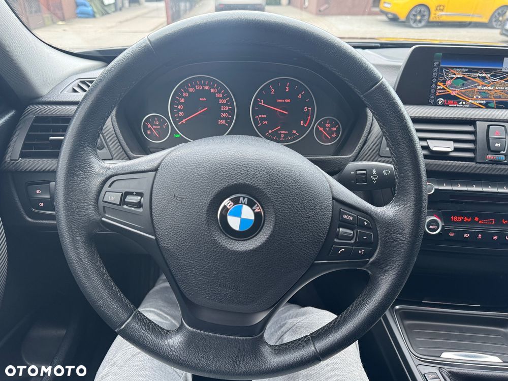 BMW Seria 3 318d - 25