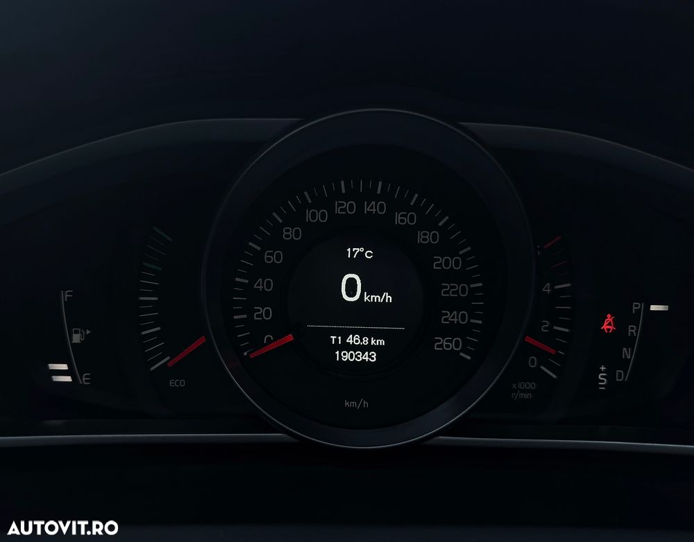Volvo V40 D3 Aut. Momentum - 14