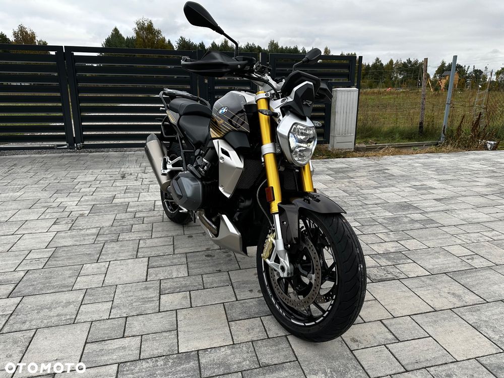 BMW R - 8