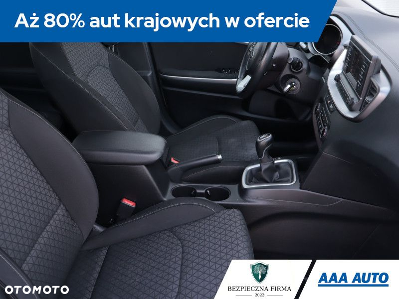 Kia Ceed - 10