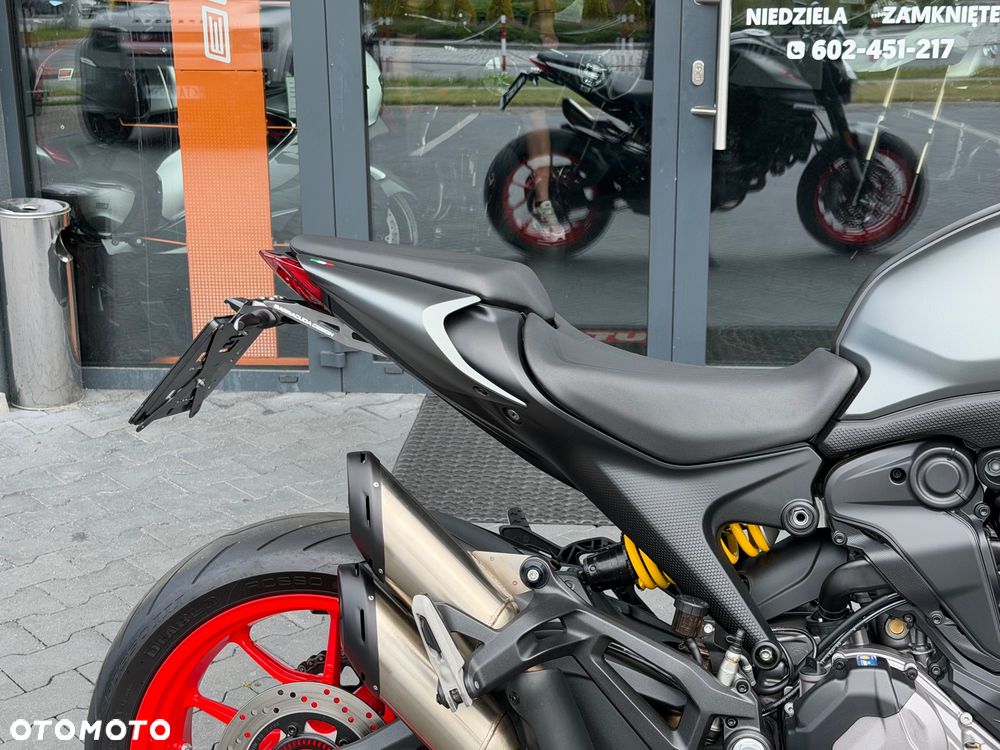 Ducati Monster - 10