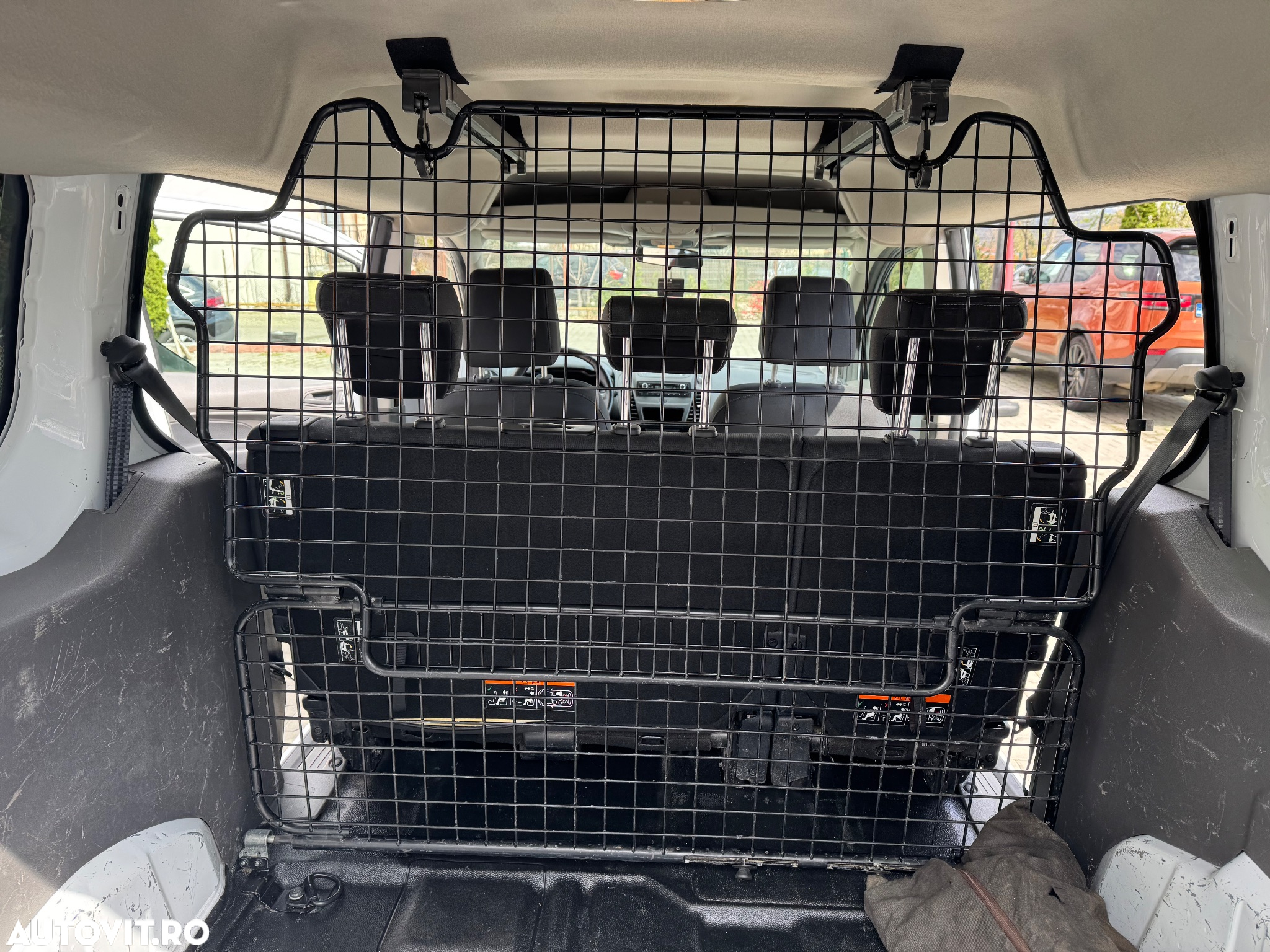 Ford Transit Connect 1.5 EcoBlue 100CP 6MT Kombi L2 Titanium - 12