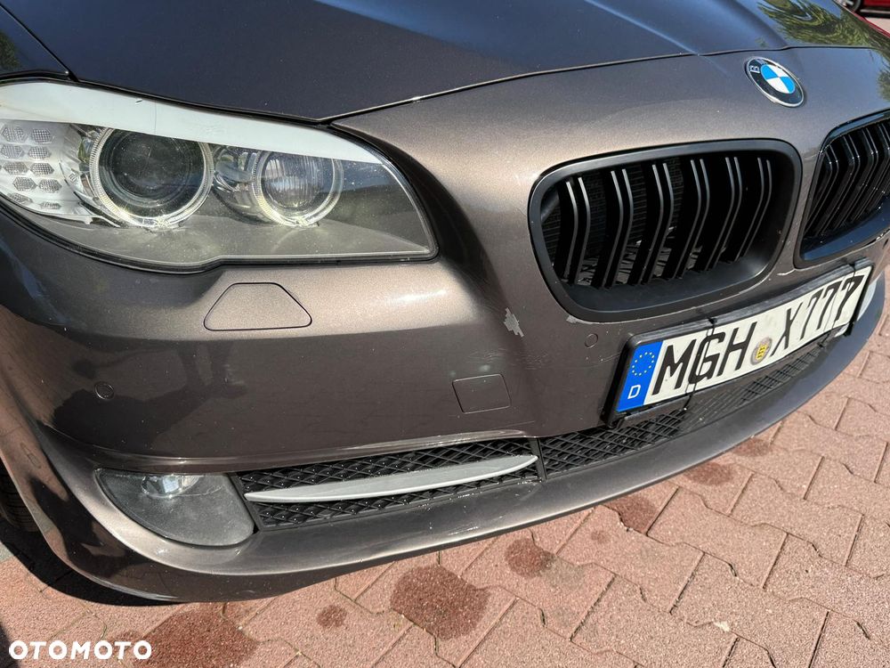 BMW Seria 5 525d xDrive - 9