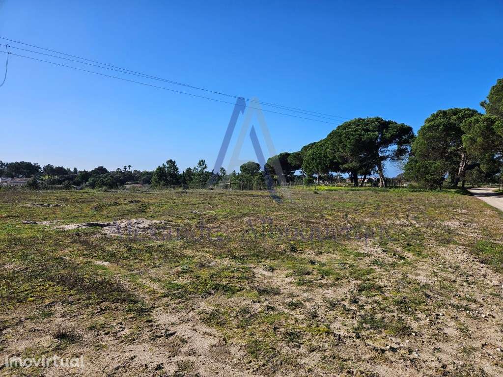 Terreno Rústico à Venda - 824 m² | Próximo das Praias do Meco - Grande imagem: 2/4