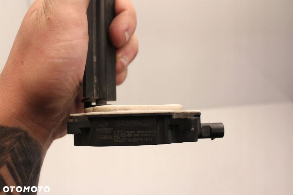 VOLVO S40 II LIFT 07R- SILNICZEK ŻALUZJI POWIETRZA 6466R420 - 3
