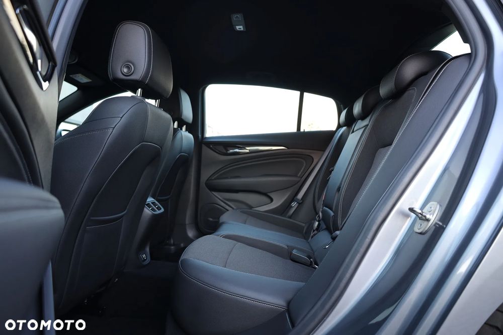 Opel Insignia 2.0 CDTI 4x4 Innovation S&S - 32