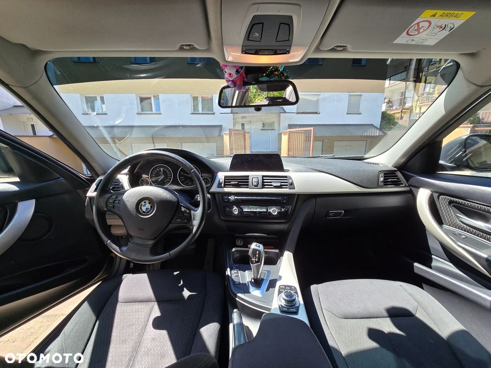 BMW Seria 3 318d - 9