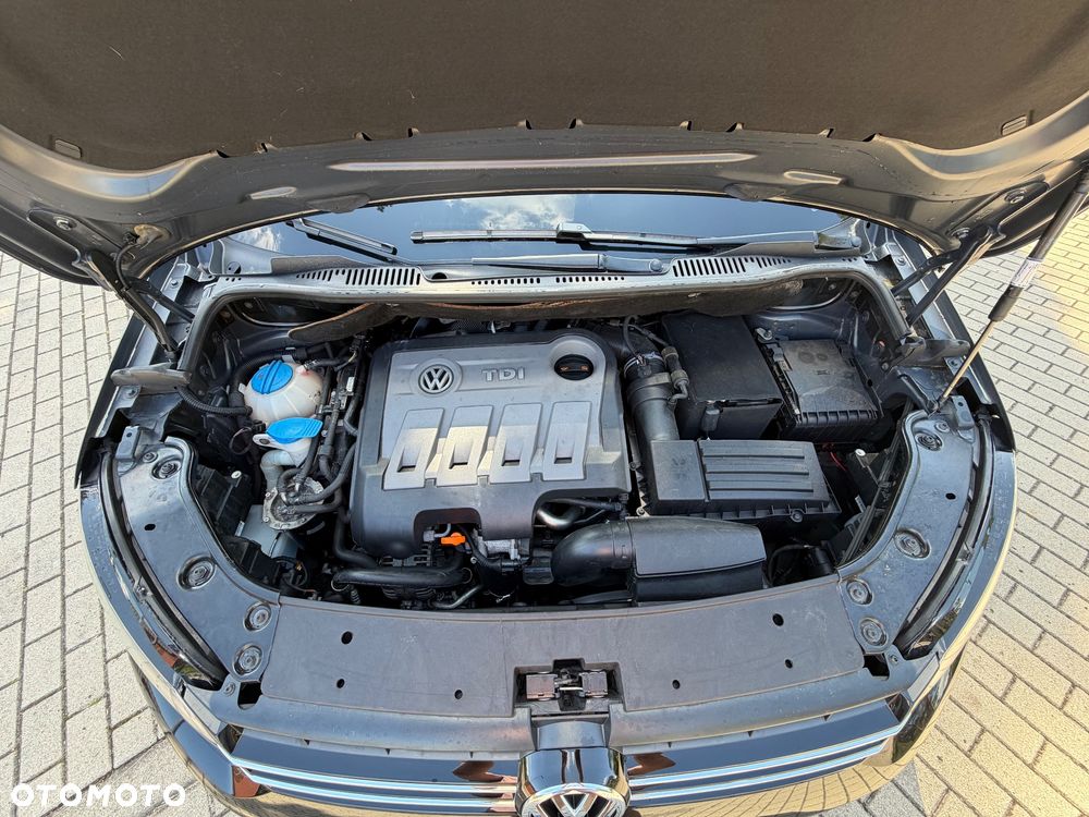 Volkswagen Touran 2.0 TDI Highline - 35
