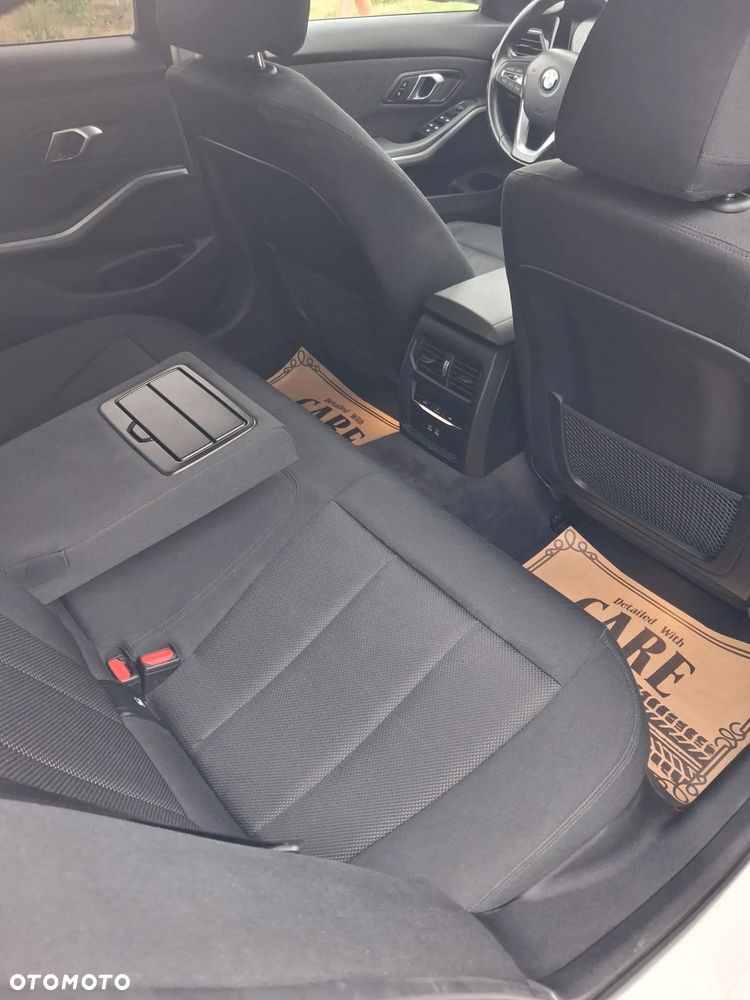 BMW Seria 3 318i Advantage - 20
