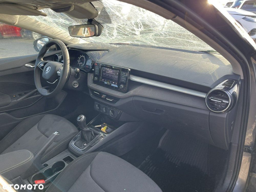 Skoda Fabia 1.0 Ambition - 10