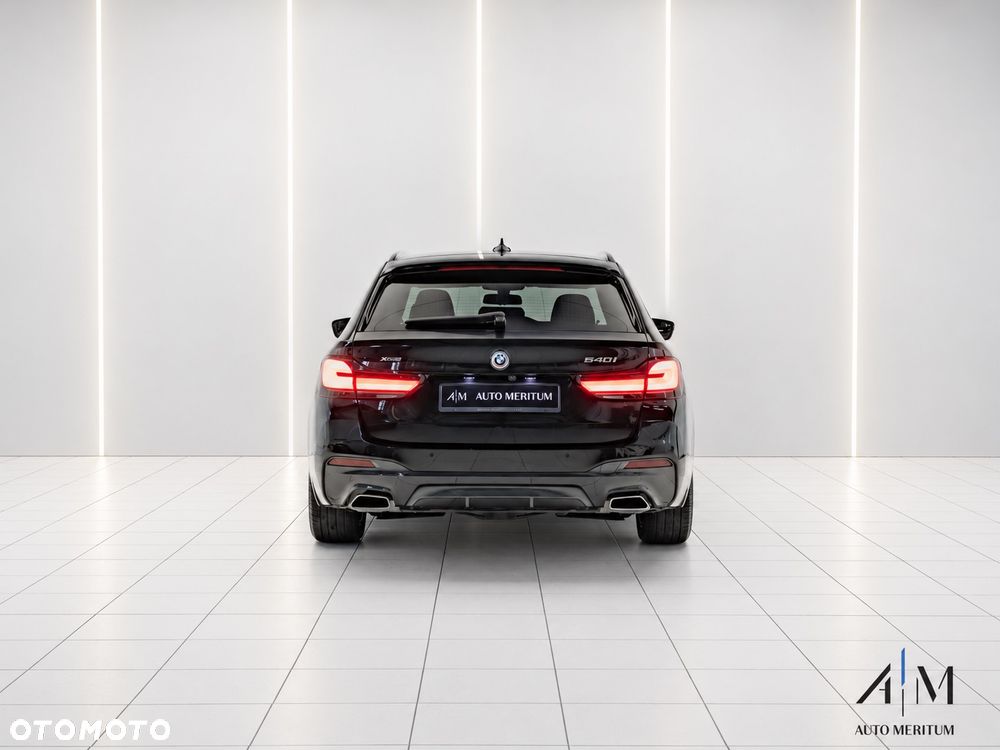 BMW Seria 5 540i xDrive - 10