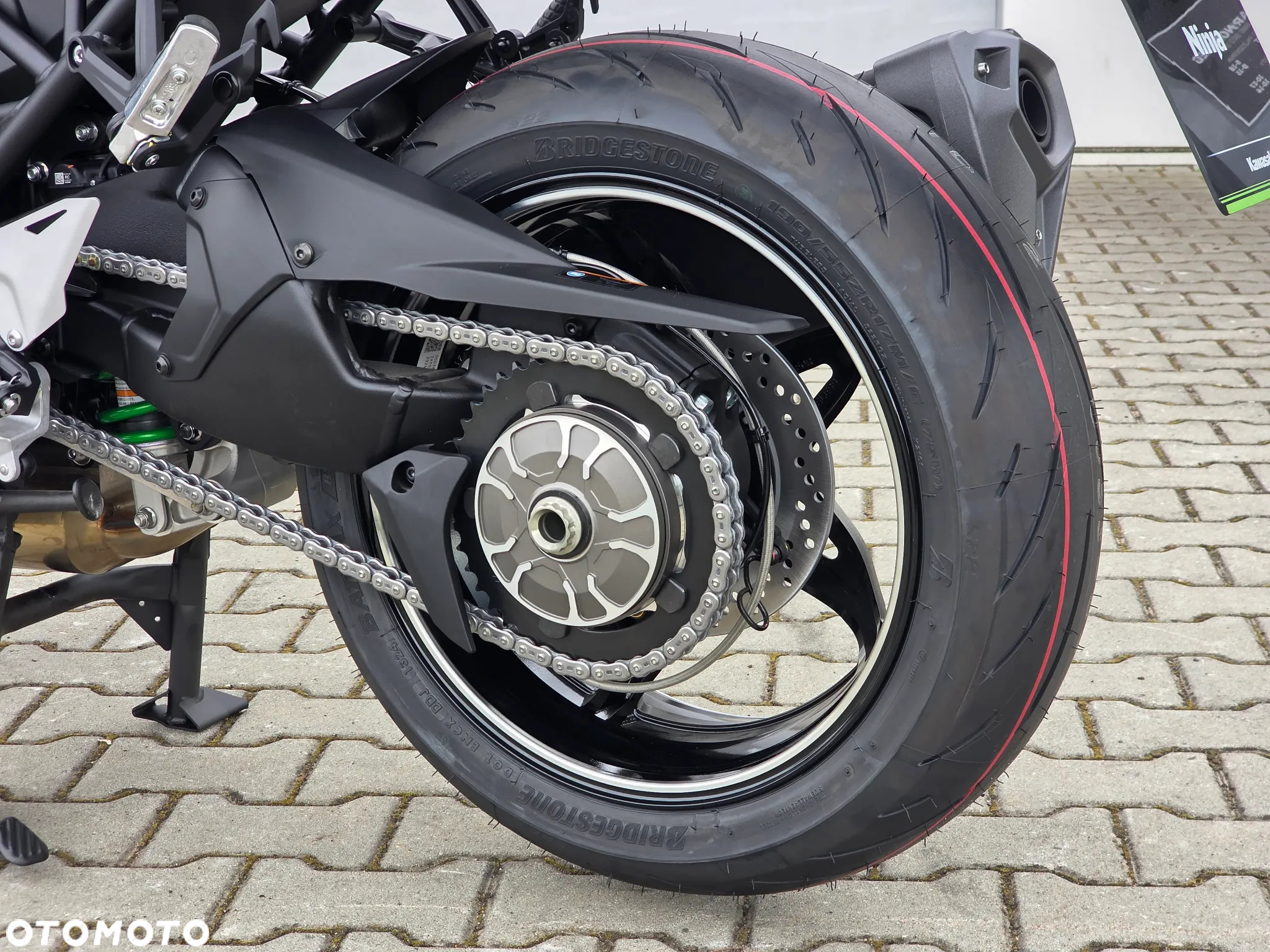 Kawasaki Ninja H2 SX - 14
