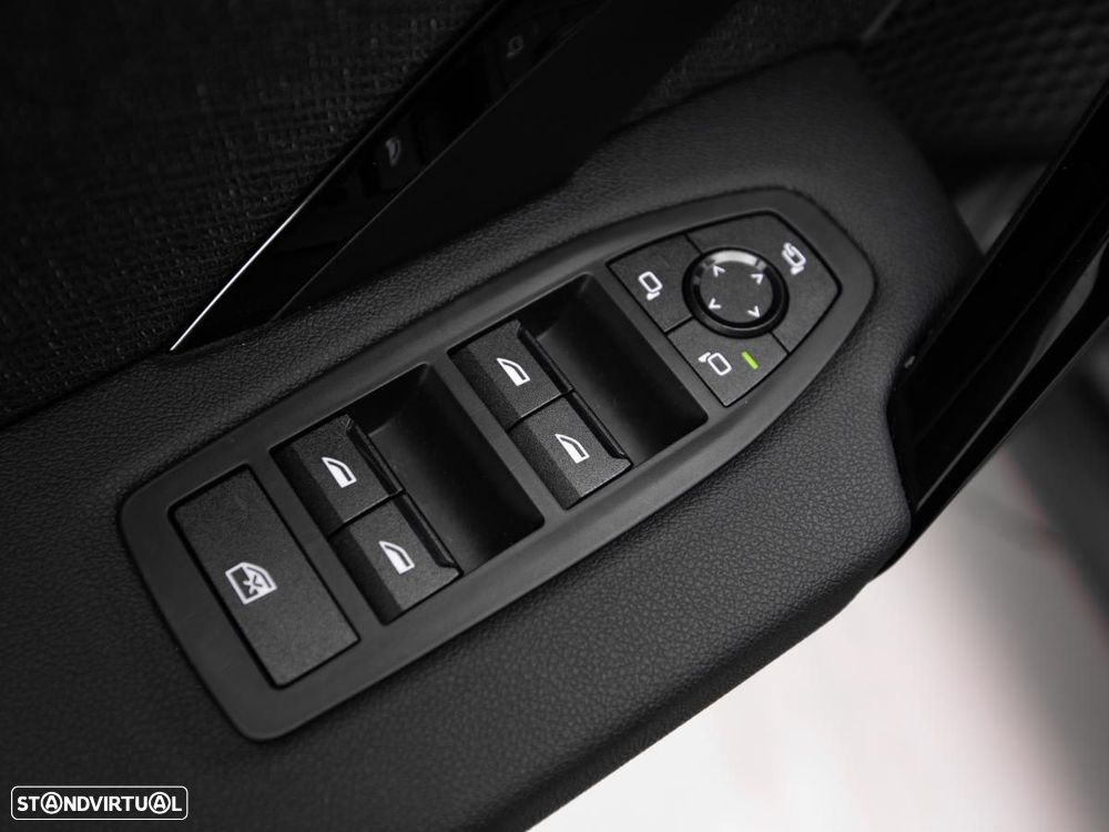 BMW iX1 eDrive20 - 16