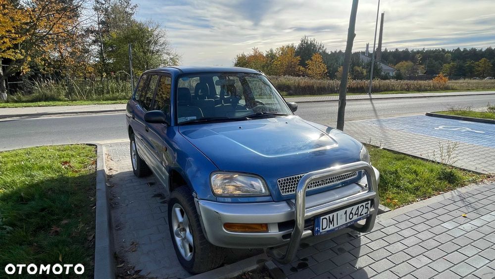 Toyota RAV4 - 4