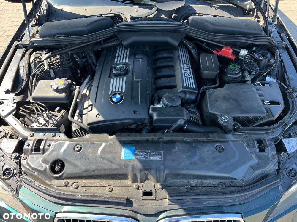 BMW Seria 5 525i xDrive Touring - 39